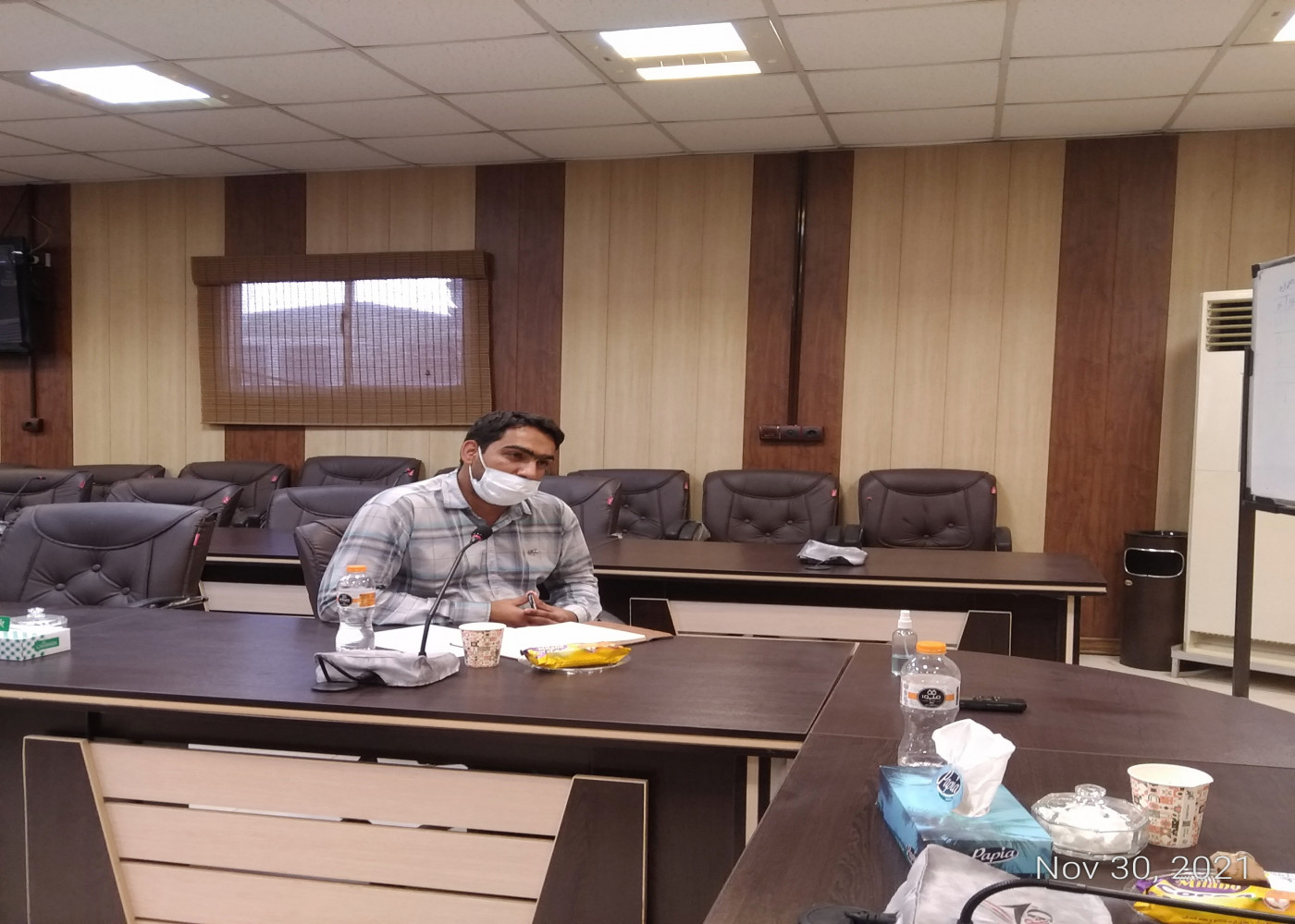 جلسه مشاوره پیشران قالیبافی امیدیه برگزار شد: لزوم تناسب محصول با مخاطب و انتخاب درست گروه هدف