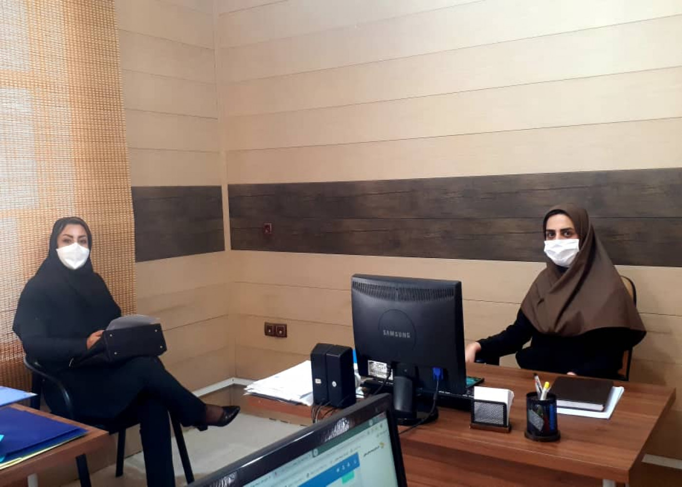 بررسی امکان استفاده از ظرفیت خیرین جهت تهیه چرخ خیاطی برای متقاضیان سرپرست خانوار اندیمشک
