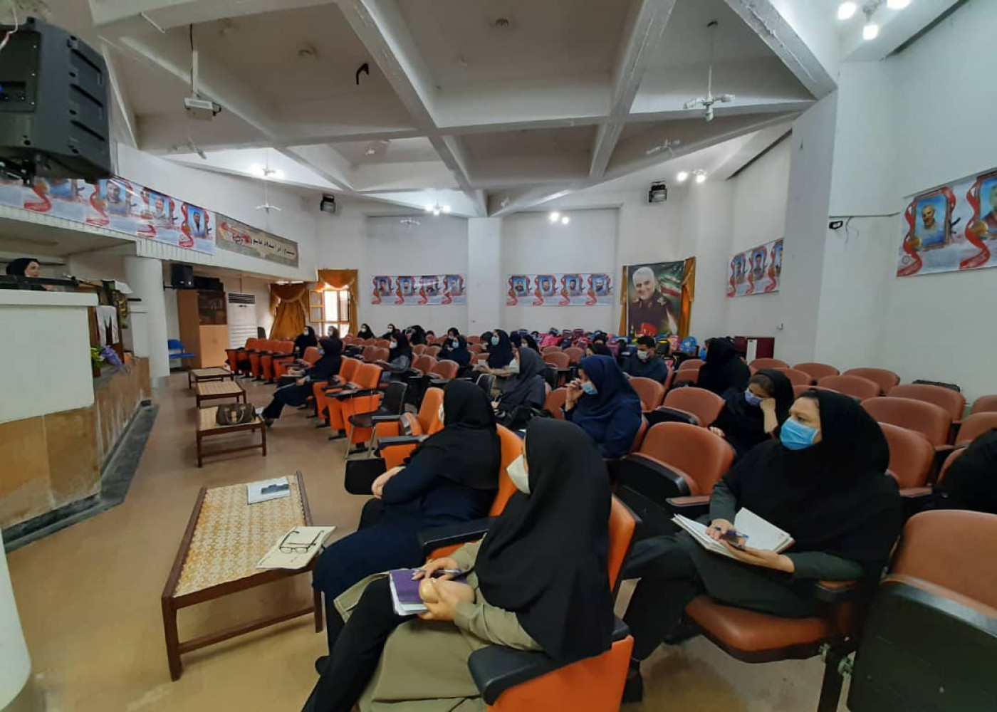 نشست تخصصی کارشناسان توانمند سازی خانواده و زنان بهزیستی استان گیلان با کارشناسان جهاد دانشگاهی