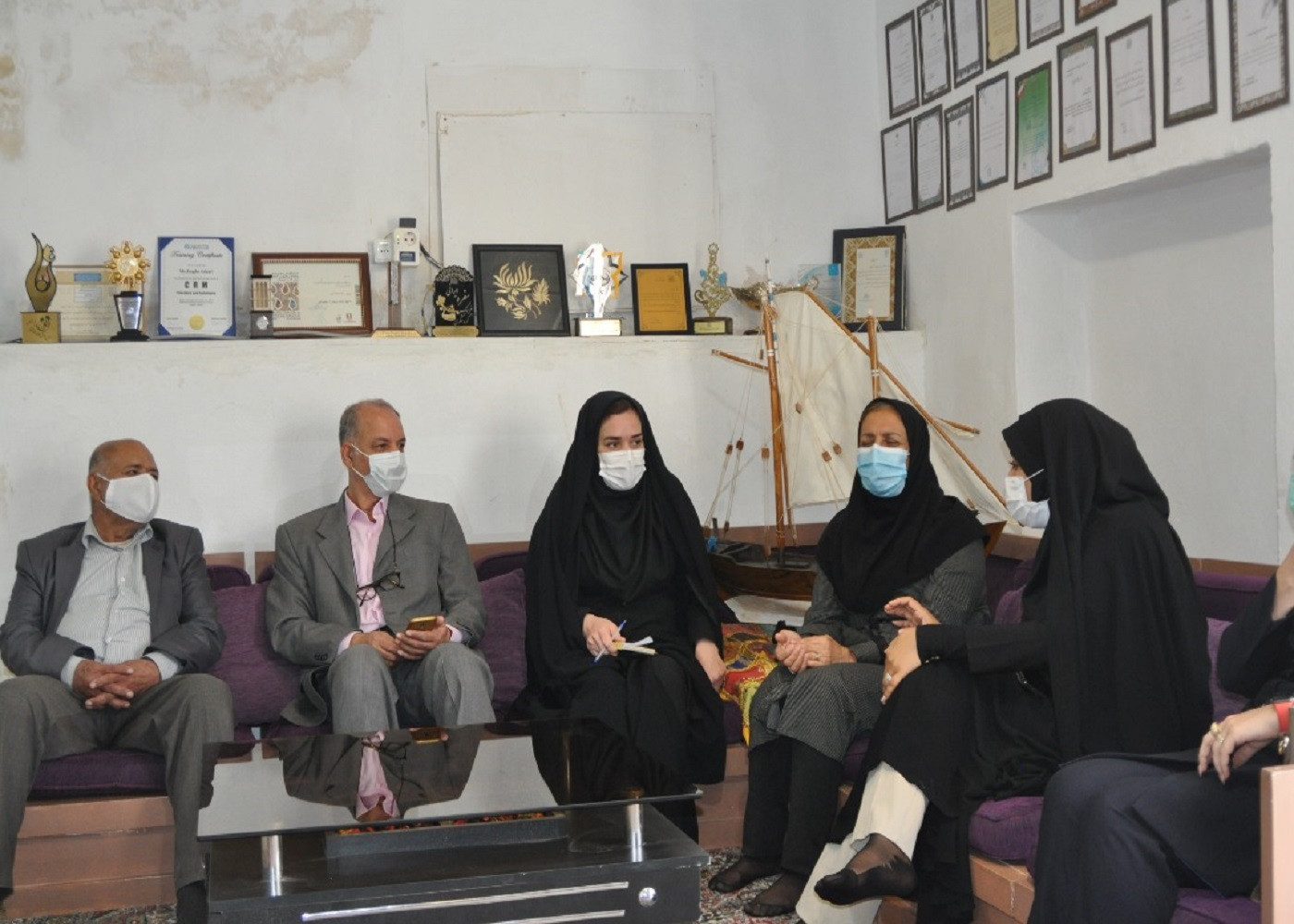 بازدید تیم اجرایی جهاد دانشگاهی هرمزگان از کارگاه تولید پوشاک روستای بلندو