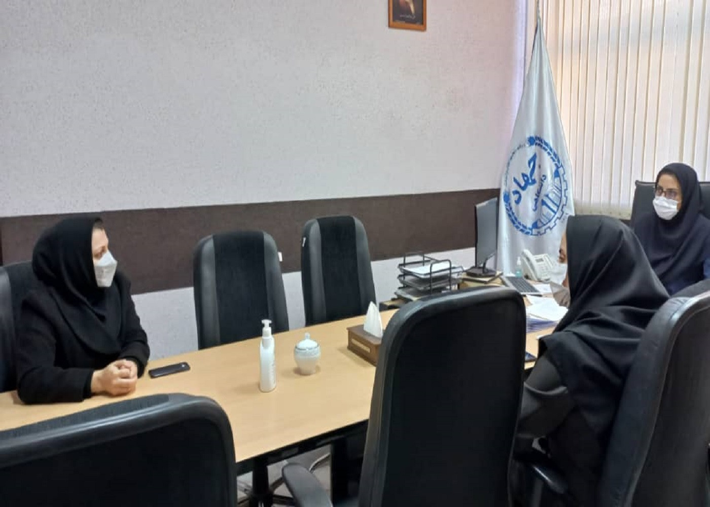 جلسه هماهنگی با پیشران گلیم بافی در زنجان