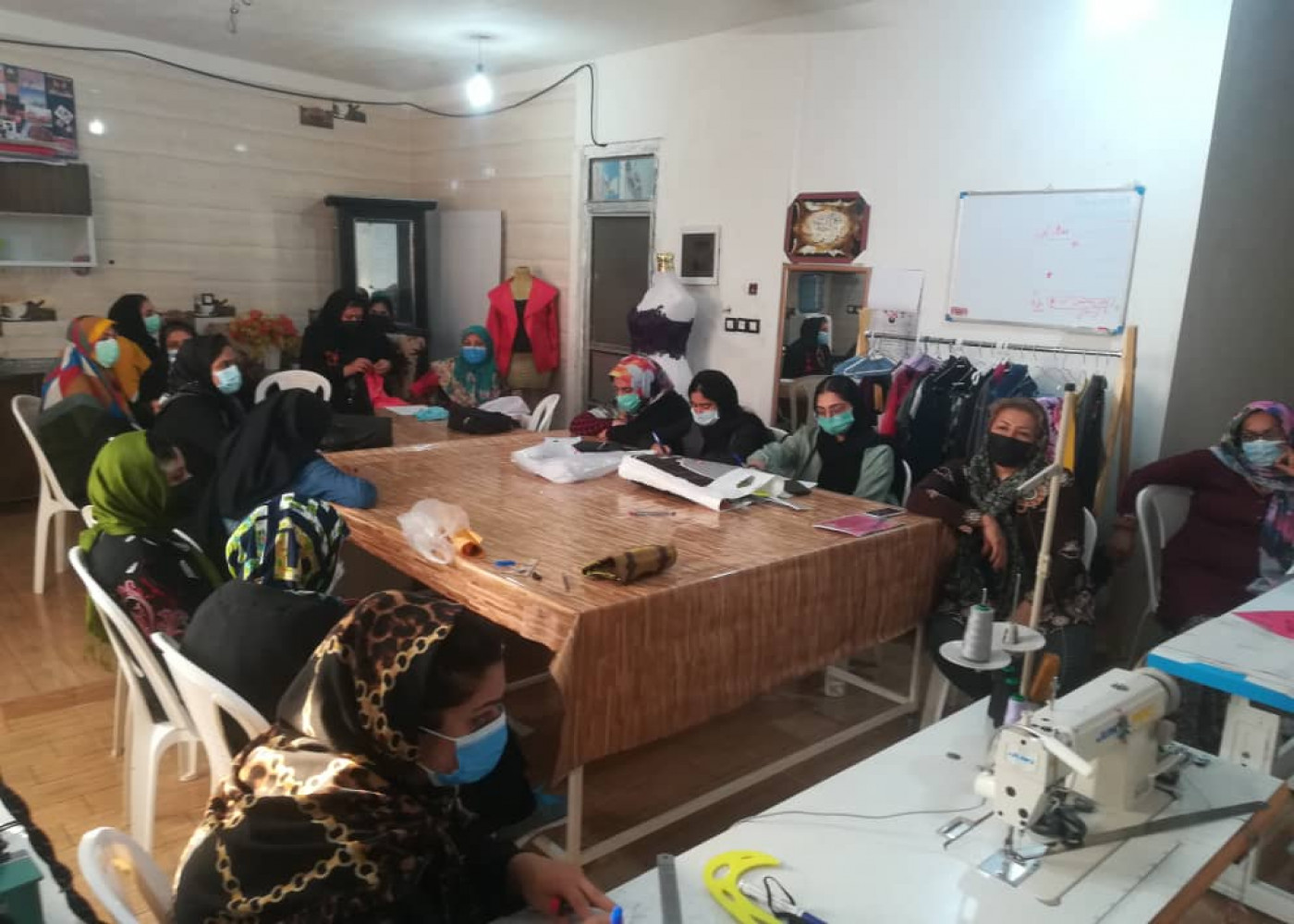 برگزاری دوره آموزشی دوخت لباس خانگی در دشتستان