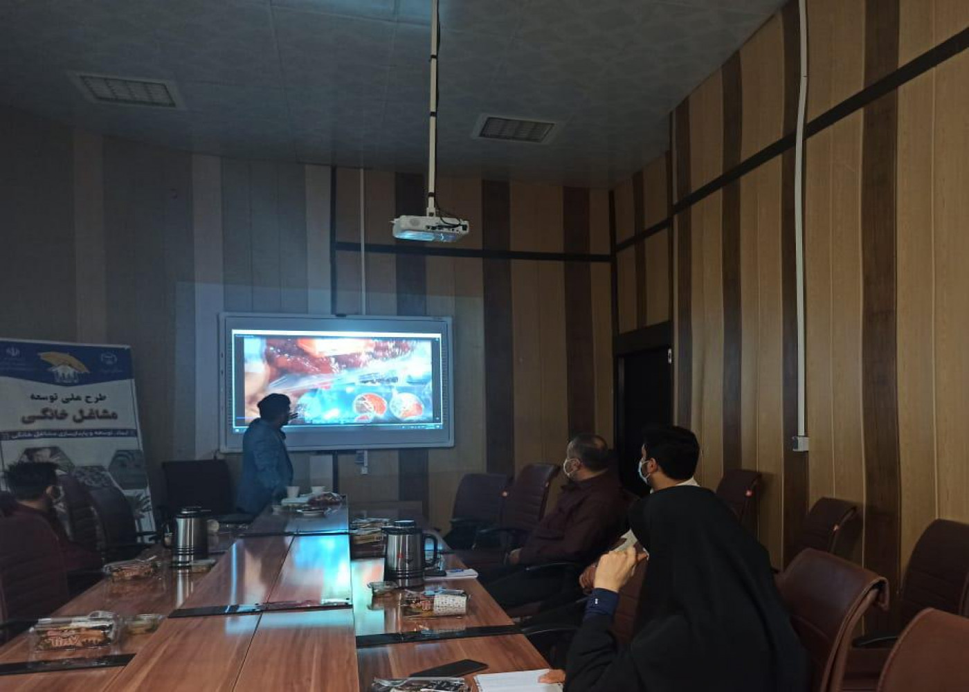 برگزاری کارگاه ایده پردازی و تکنیک های خلاقانه بسته بندی خرما در بوشهر