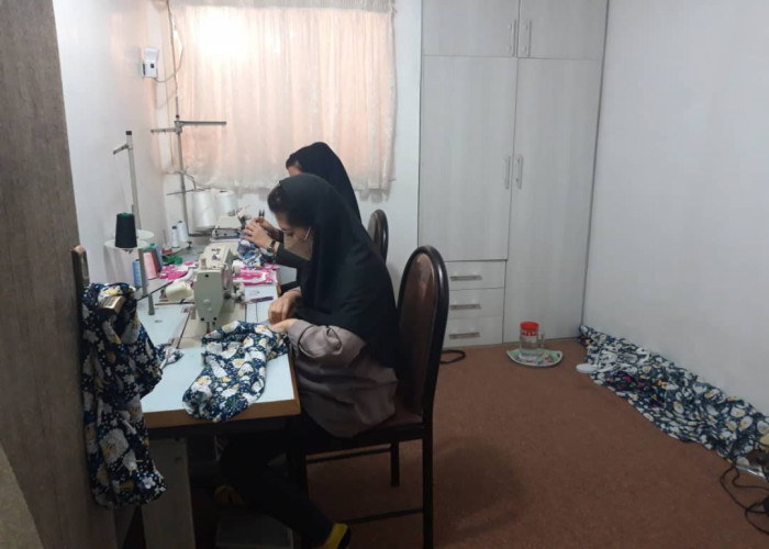 بازدید تیم اجرایی طرح مشاغل خانگی خوزستان از تولیدی پوشاک بچه گانه در اهواز