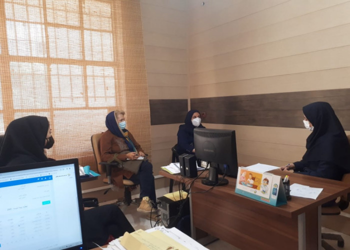نشست مدیر اجرایی طرح توسعه مشاغل خانگی خوزستان با طراحان مد و لباس
