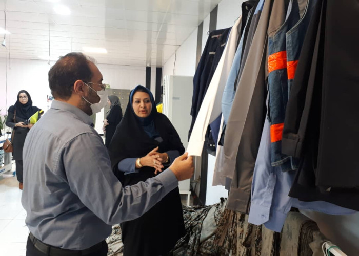 تیم اجرایی طرح ملی مشاغل خانگی خوزستان از کارخانه پوشاک مطهره بازدید کرد