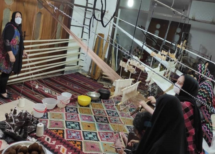 برگزاری کارگاه آموزش تخصصی بافته های سنتی در استان سمنان