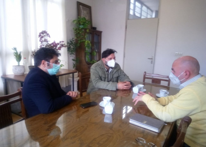 جلسه با یکی از پیشرانان طرح ملی مشاغل خانگی در حوزه فرش در شهرستان مهدیشهر