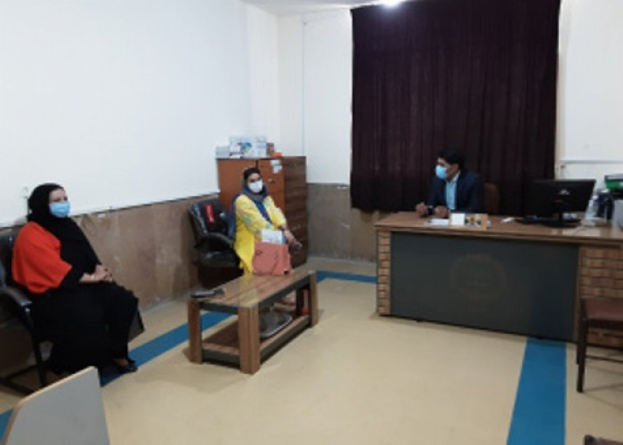 جلسه فعالین حوزه دست‌بافته‌های داری و زیور آلات سنتی در یاسوج برگزار شد