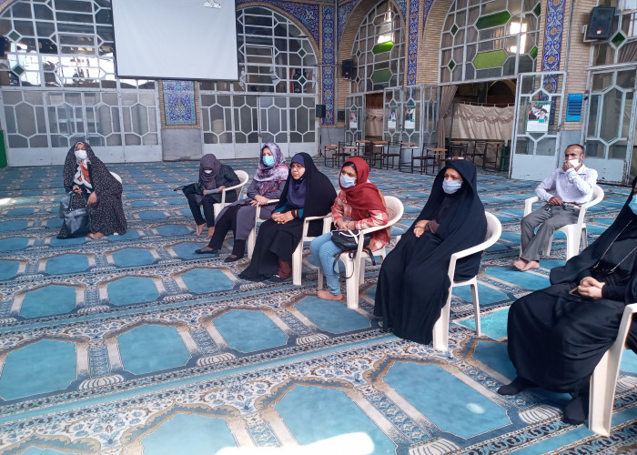 دیدار مدیر اجرایی طرح ملی مشاغل خانگی استان کرمان با جمعی از زنان سرپرست خانوار در شهرستان رفسنجان