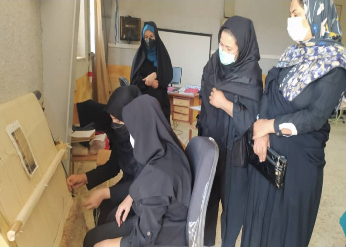 برگزاري دوره آموزشي تخصصی قالی بافی در شهرستان ارسنجان  فارس