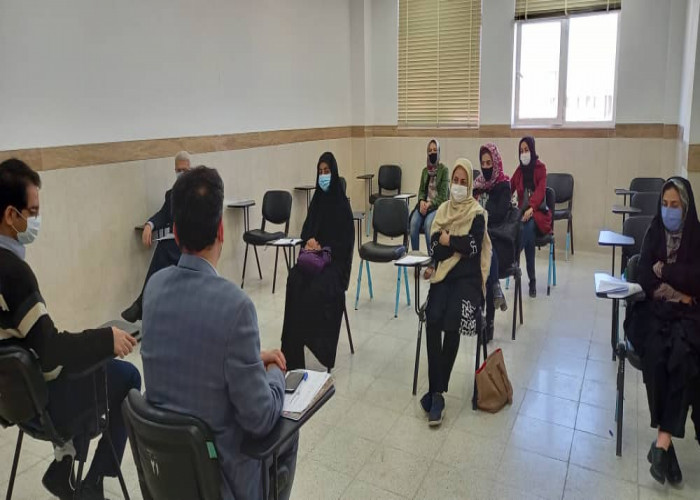 برگزاری جلسه توجیهی با متقاضیان و علاقمندان رشته برنامه نویسی در طرح ملی توسعه مشاغل خانگی در استان یزد